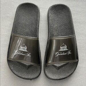 The Greenbrier Spa Women’s Black Slide Sandals Size (5-6.5)